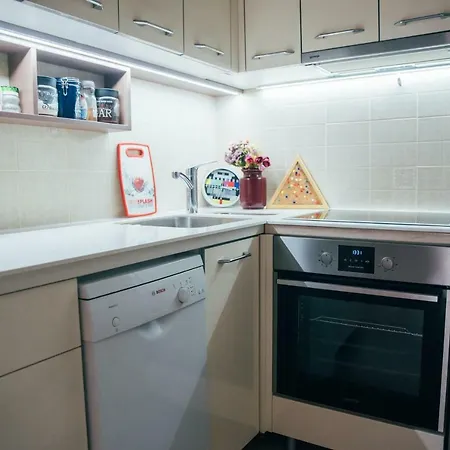 דירה Crown With Garden View בלגרד